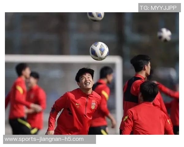 国足阵容老化问题凸显30岁以上球员占比过半引发担忧